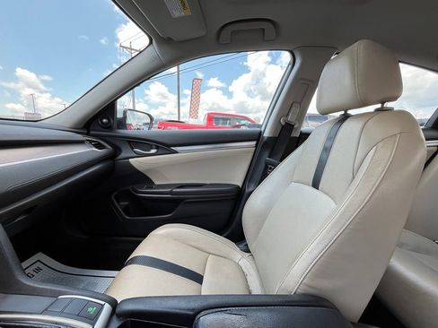 Used 2017 Honda Civic Touring image 22