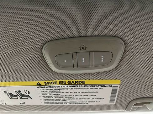 Used 2018 Chrysler Pacifica Touring-L image 25