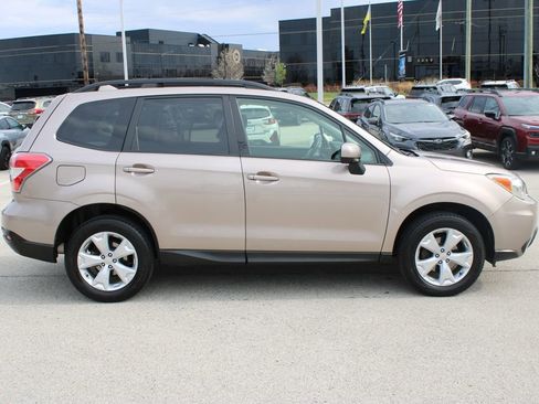 Used 2016 Subaru Forester 2.5i Premium w/ All-Weather Package image 4