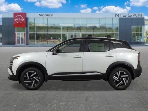 New 2026 Nissan Kicks SV w/ SV Premium Package image 2