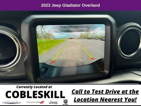 Used 2023 Jeep Gladiator Overland AWD/4WD image 23