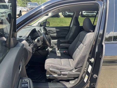 Used 2019 Honda Ridgeline Sport image 12