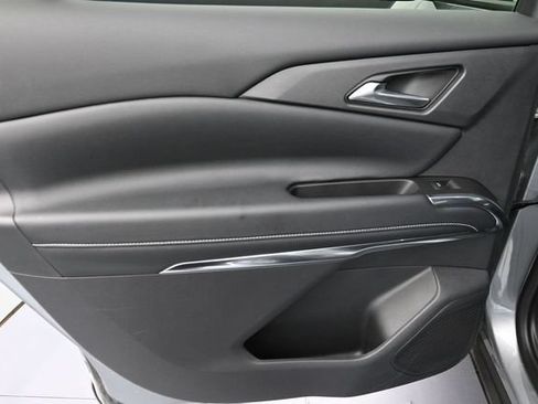 Used 2025 Chevrolet Traverse LT w/ Driver Confidence Package FWD image 28