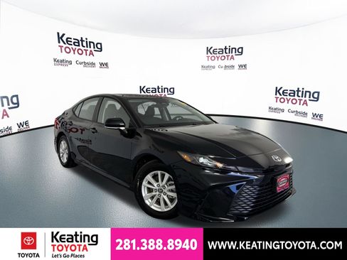 Used 2026 Toyota Camry LE FWD image 2