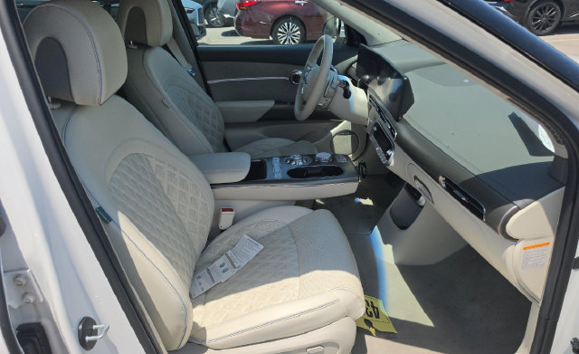 Used 2024 Genesis GV60 Performance AWD/4WD image 6