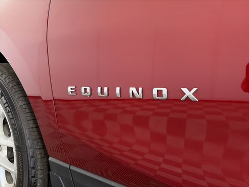 Used 2024 Chevrolet Equinox LT FWD image 18
