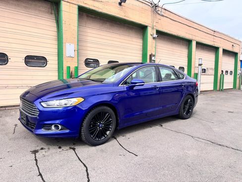 Used 2014 Ford Fusion SE w/ Equipment Group 202A image 2