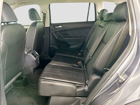 Used 2024 Volkswagen Tiguan SE FWD image 19