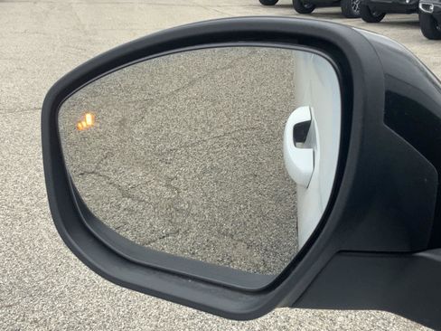 Used 2025 Ford Expedition Platinum image 22