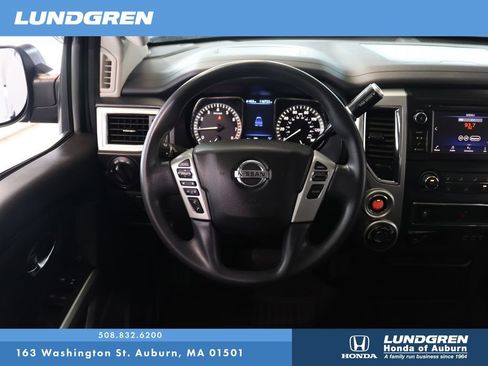 Used 2019 Nissan Titan SV AWD/4WD image 17