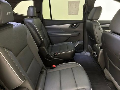 Used 2025 Buick Enclave Sport Touring w/ Super Cruise Package image 16