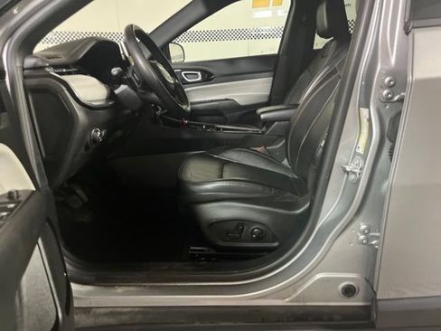 Used 2023 Jeep Compass Limited AWD/4WD image 10