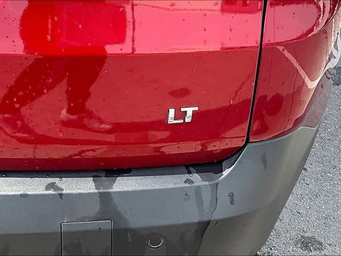 Used 2021 Chevrolet Traverse LT image 8