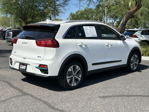 Used 2022 Kia Niro EX w/ Cold Weather Package FWD image 4