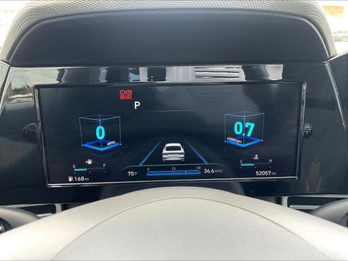 Used 2022 Hyundai Elantra SEL w/ Convenience Package FWD image 12
