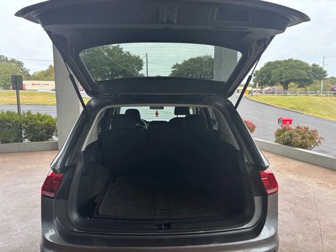 Used 2018 Volkswagen Tiguan S image 23