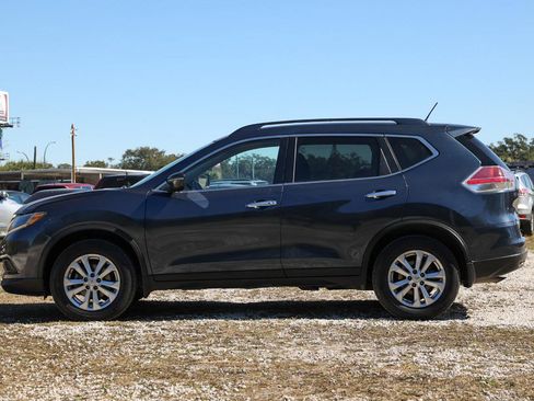 Used 2016 Nissan Rogue SV image 3