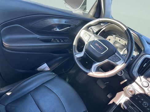 Used 2022 GMC Terrain SLT image 37