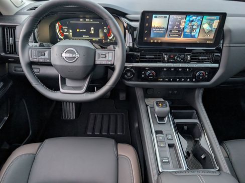 New 2026 Nissan Pathfinder Platinum FWD image 9
