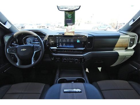 Used 2024 Chevrolet Silverado 2500 High Country w/ High Country Premium Package image 7