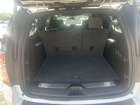 Used 2024 Chevrolet Suburban Z71 w/ Luxury Package AWD/4WD image 19