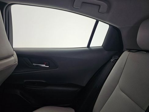 Used 2025 Toyota Prius XLE image 30
