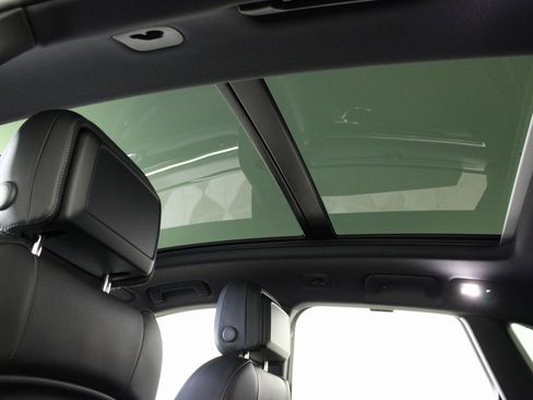 Used 2025 Porsche Macan Turbo image 20