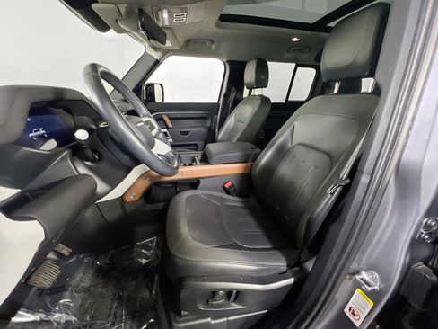 Used 2020 Land Rover Defender 110 SE image 21