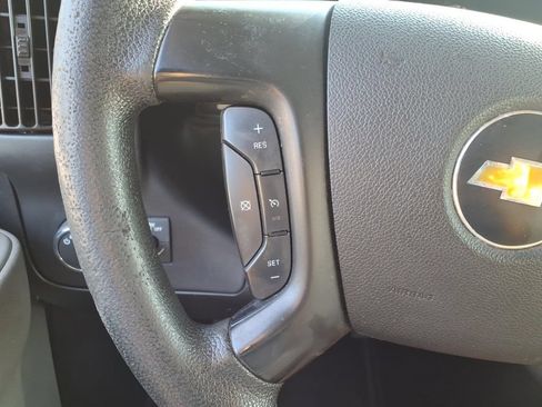 Used 2016 Chevrolet Express 2500 RWD image 27