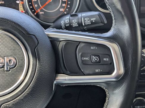 Used 2018 Jeep Wrangler Unlimited Sahara AWD/4WD image 23