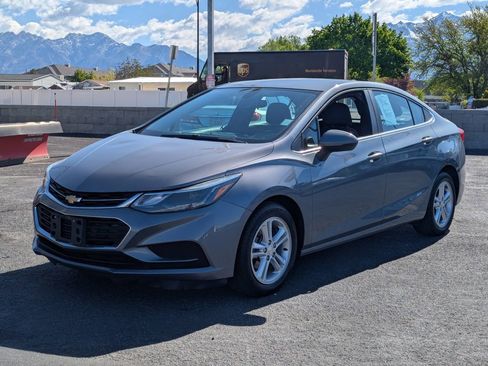 Used 2018 Chevrolet Cruze LT FWD image 9
