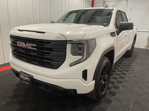 Used 2024 GMC Sierra 1500 Elevation AWD/4WD image 9