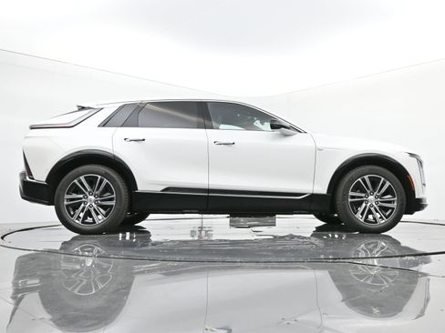 New 2025 Cadillac Lyriq Luxury image 20