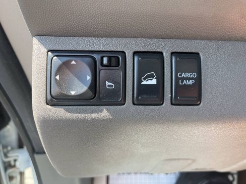 Used 2013 Nissan Frontier SV AWD/4WD image 23