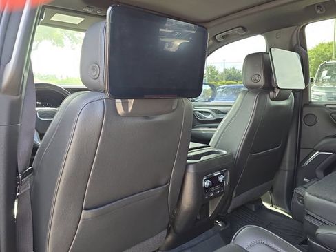 Used 2022 GMC Yukon Denali w/ Denali Ultimate Package RWD image 18