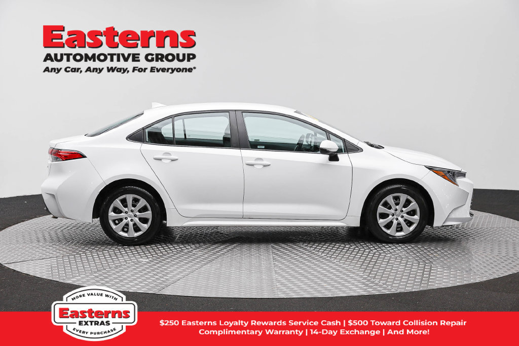 Used 2026 Toyota Corolla LE FWD image 5