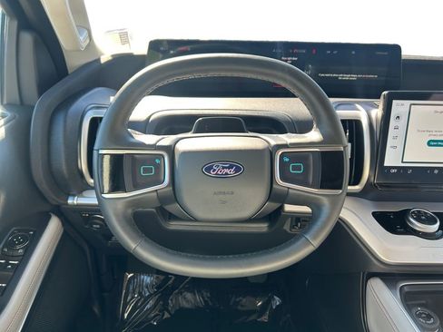 Used 2025 Ford Expedition Max Active image 14