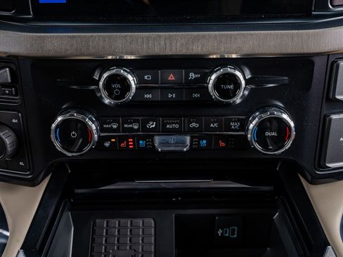 Used 2026 Ford F450 Platinum w/ Platinum Plus Package image 27