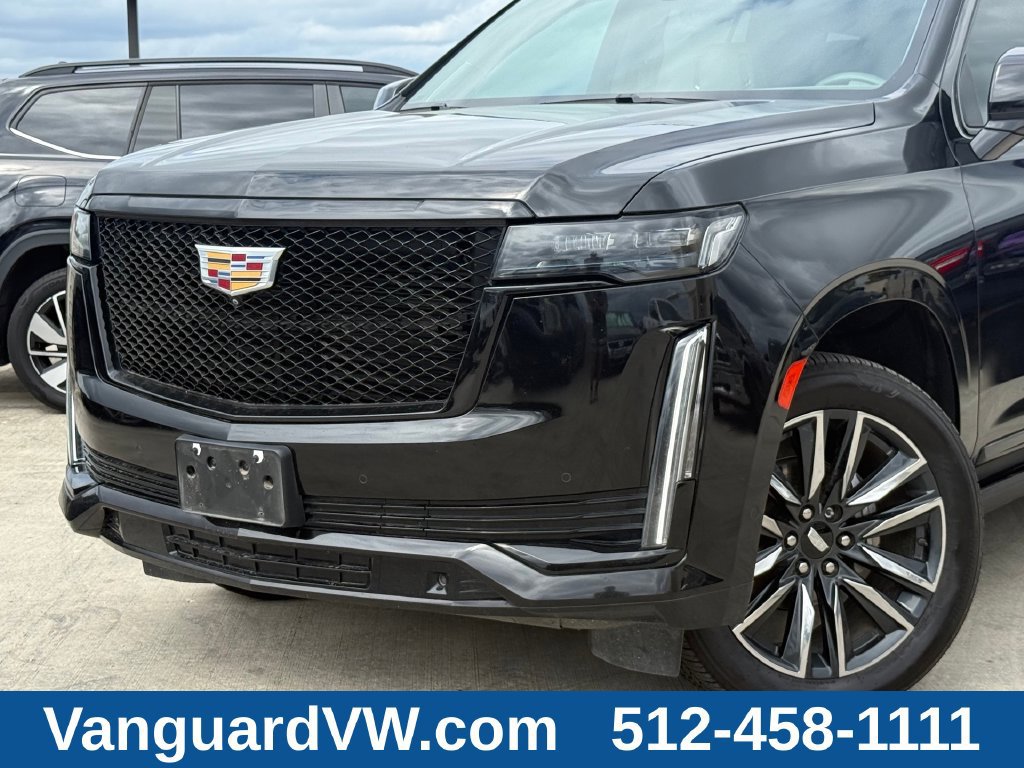Used 2022 Cadillac Escalade Sport Platinum w/ Heavy-Duty Trailer Package AWD/4WD image 2