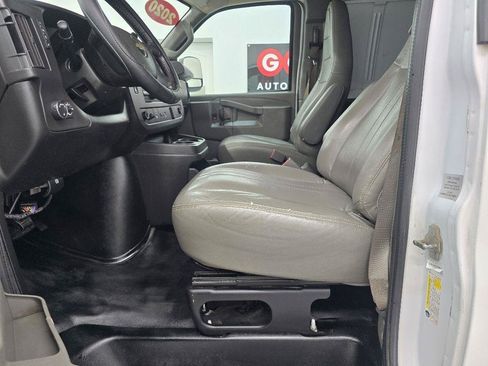 Used 2020 Chevrolet Express 2500 w/ Driver Convenience Package RWD image 8