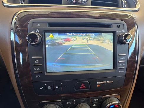 Used 2015 Buick Enclave Leather image 18