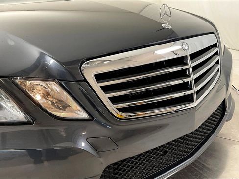 Used 2011 Mercedes-Benz E 350 4MATIC Sedan image 33