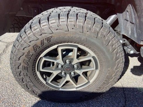 Used 2025 Jeep Gladiator Rubicon image 11