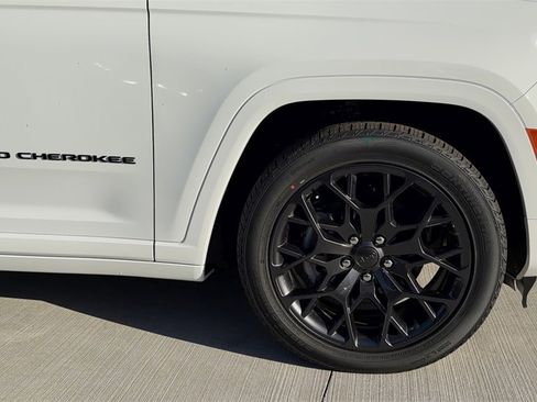 New 2025 Jeep Grand Cherokee L Summit w/ Obsidian Package image 9