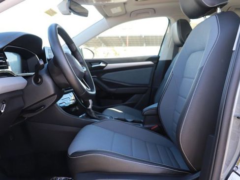 Used 2025 Volkswagen Jetta SE image 11