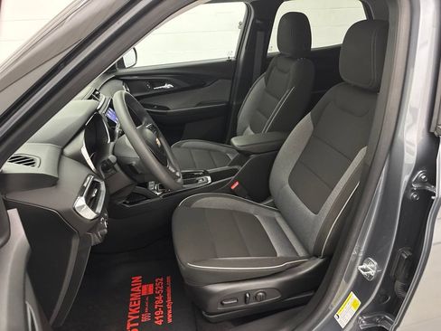 Used 2022 Chevrolet TrailBlazer LT w/ Convenience Package FWD image 19
