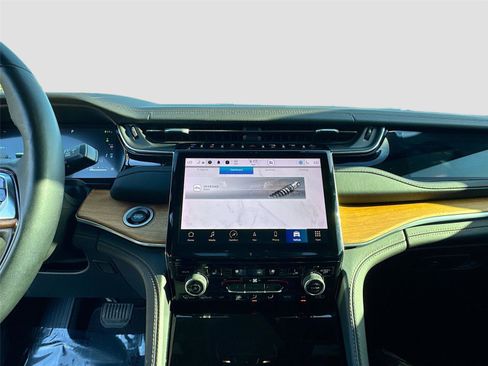 Used 2022 Jeep Grand Cherokee Summit image 12