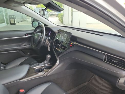 Used 2021 Toyota Camry SE image 30