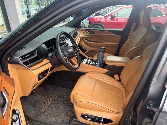Used 2023 Jeep Grand Cherokee L Summit AWD/4WD image 14