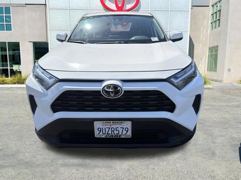 Used 2022 Toyota Prius Prime LE FWD image 3